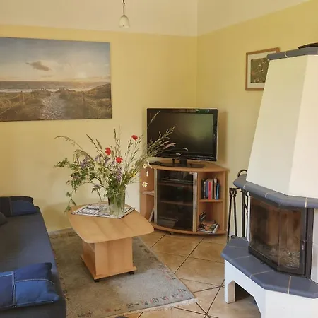 Sommerhaus In Familienfreundlich, Mit Garten & Sauna